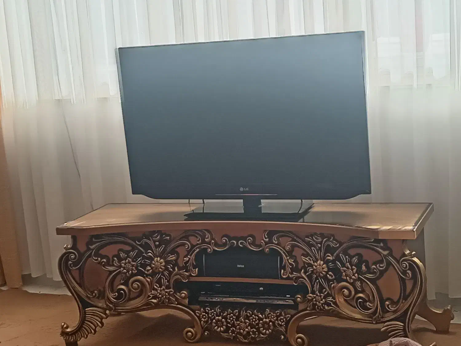 مبل سلطنتی 9نفره در حد نو|مبلمان خانگی و میز عسلی|سنندج, |دیوار