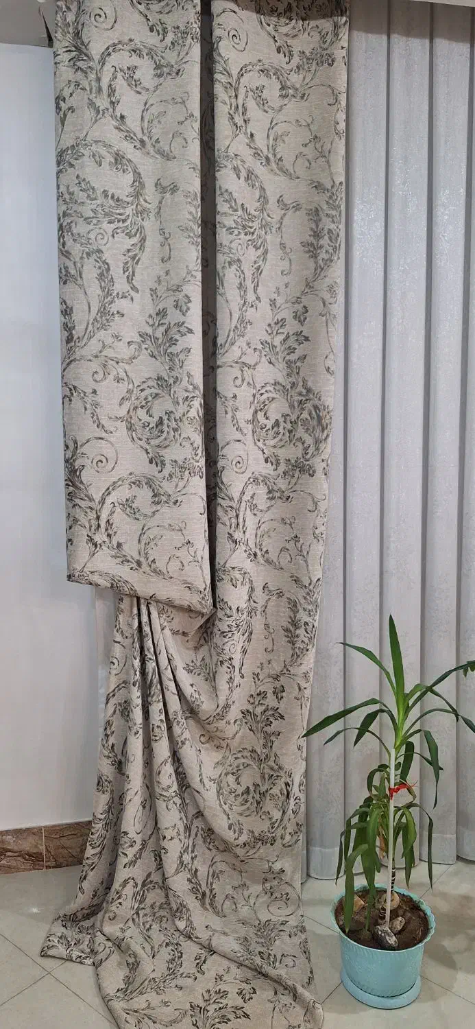 پرده|پرده، رانر، رومیزی|هشتگرد, مدرس|دیوار