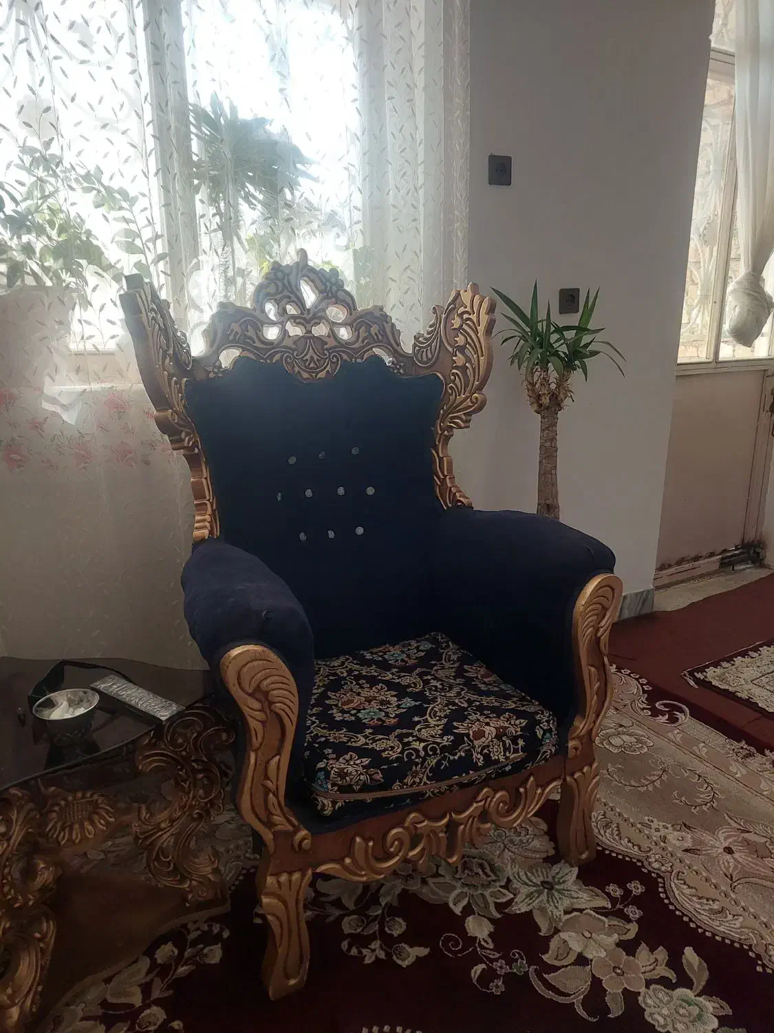 مبل ۷ نفره دارای زدگی جزئی با تخفیف|مبلمان خانگی و میز عسلی|گلپایگان, |دیوار