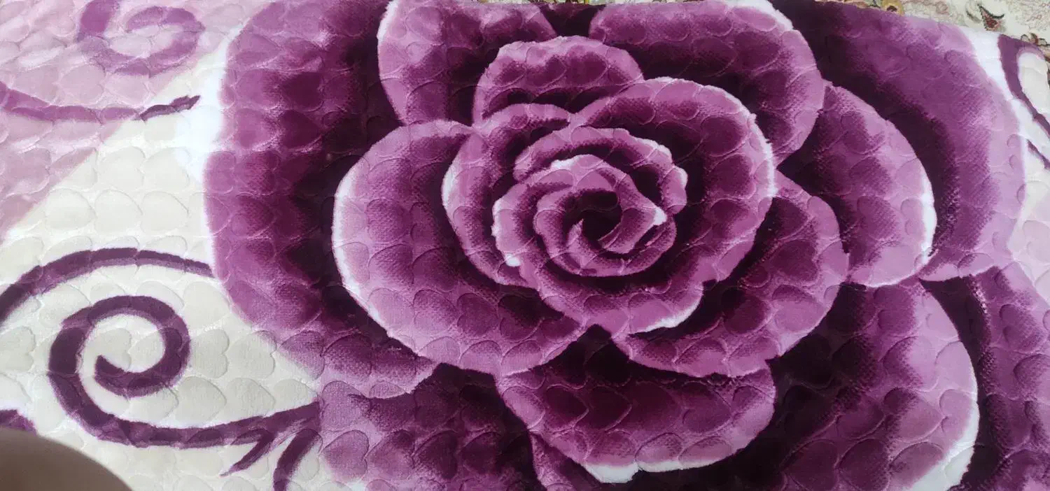 پتو ضخیم کرکی|رختخواب، بالش، پتو|بابل, |دیوار