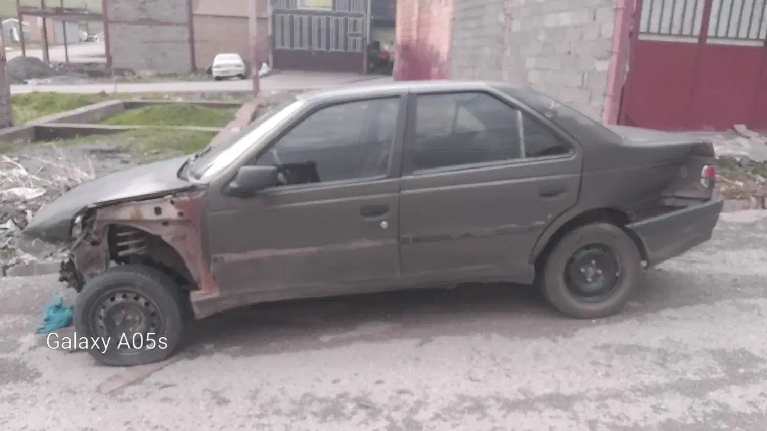 فروش پژو۲۰۰۰|خودرو سواری و وانت|تهران, فرودگاه مهرآباد|دیوار