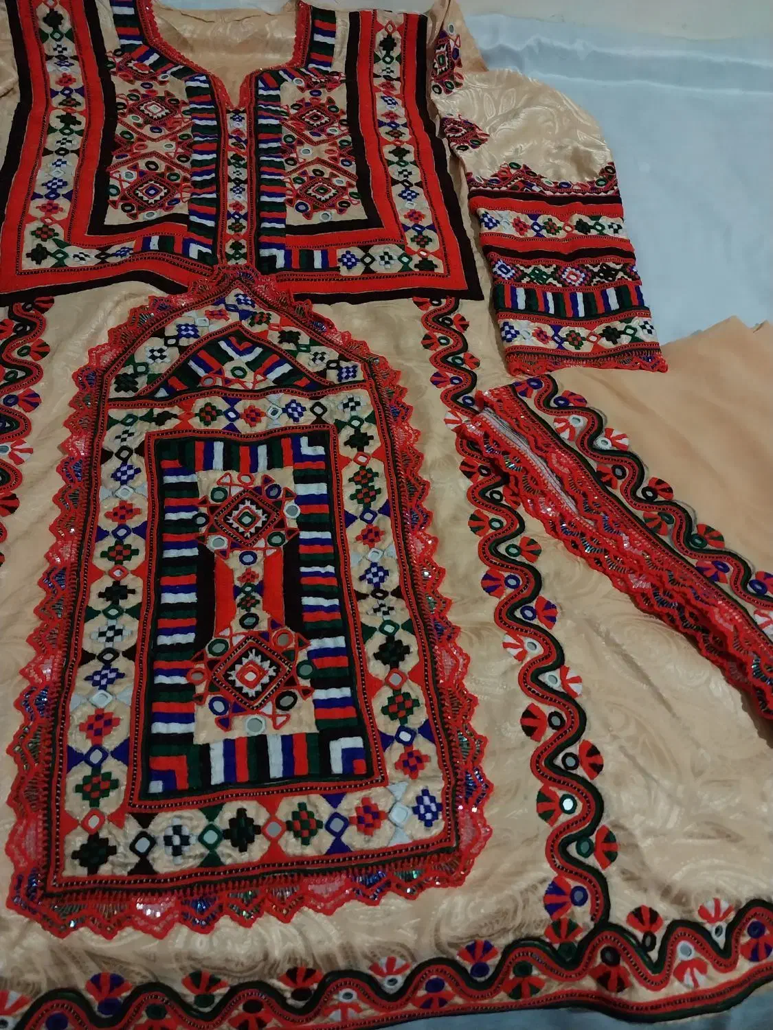 لباس بلوچیی|لباس|ایرانشهر, |دیوار