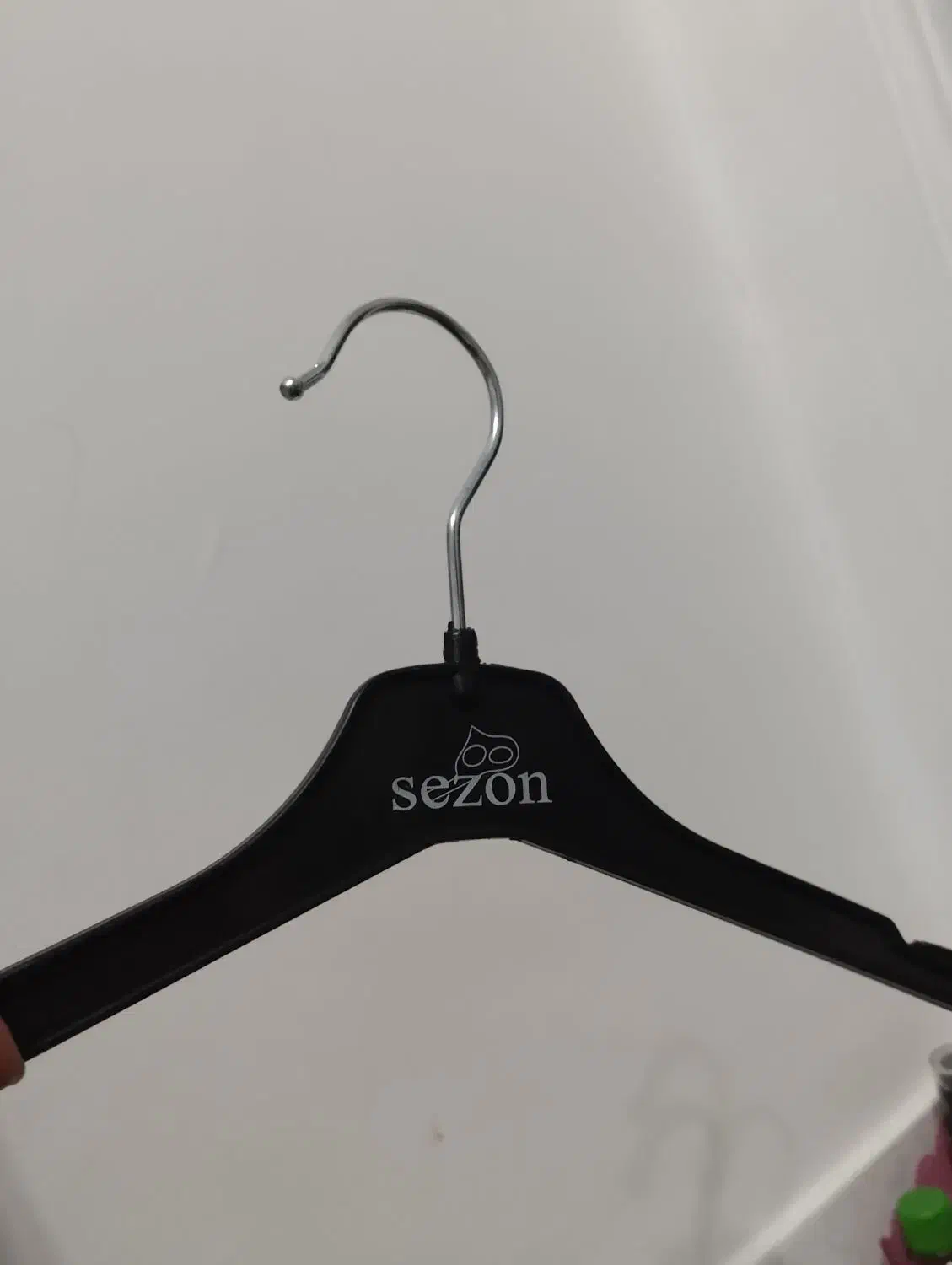 چوب لباسی|بندرخت و رخت‌آویز|رشت, جهاد|دیوار