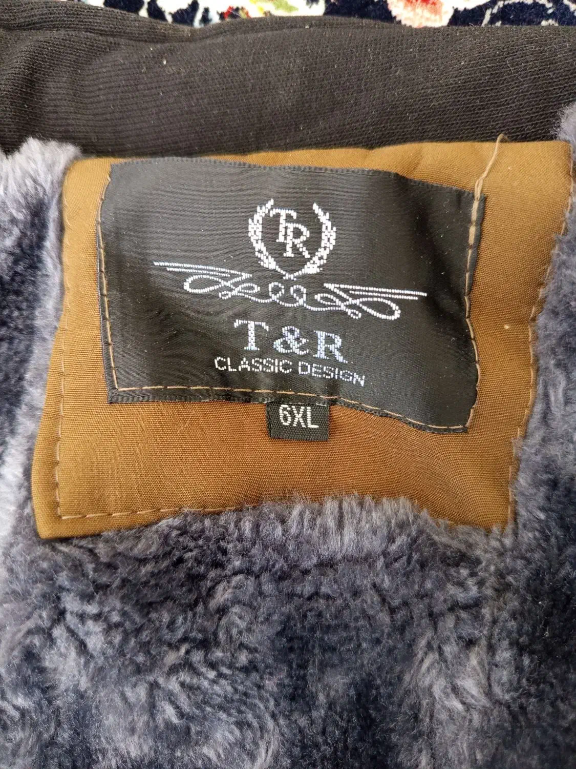 کاپشن|لباس|شیراز, گلشن|دیوار