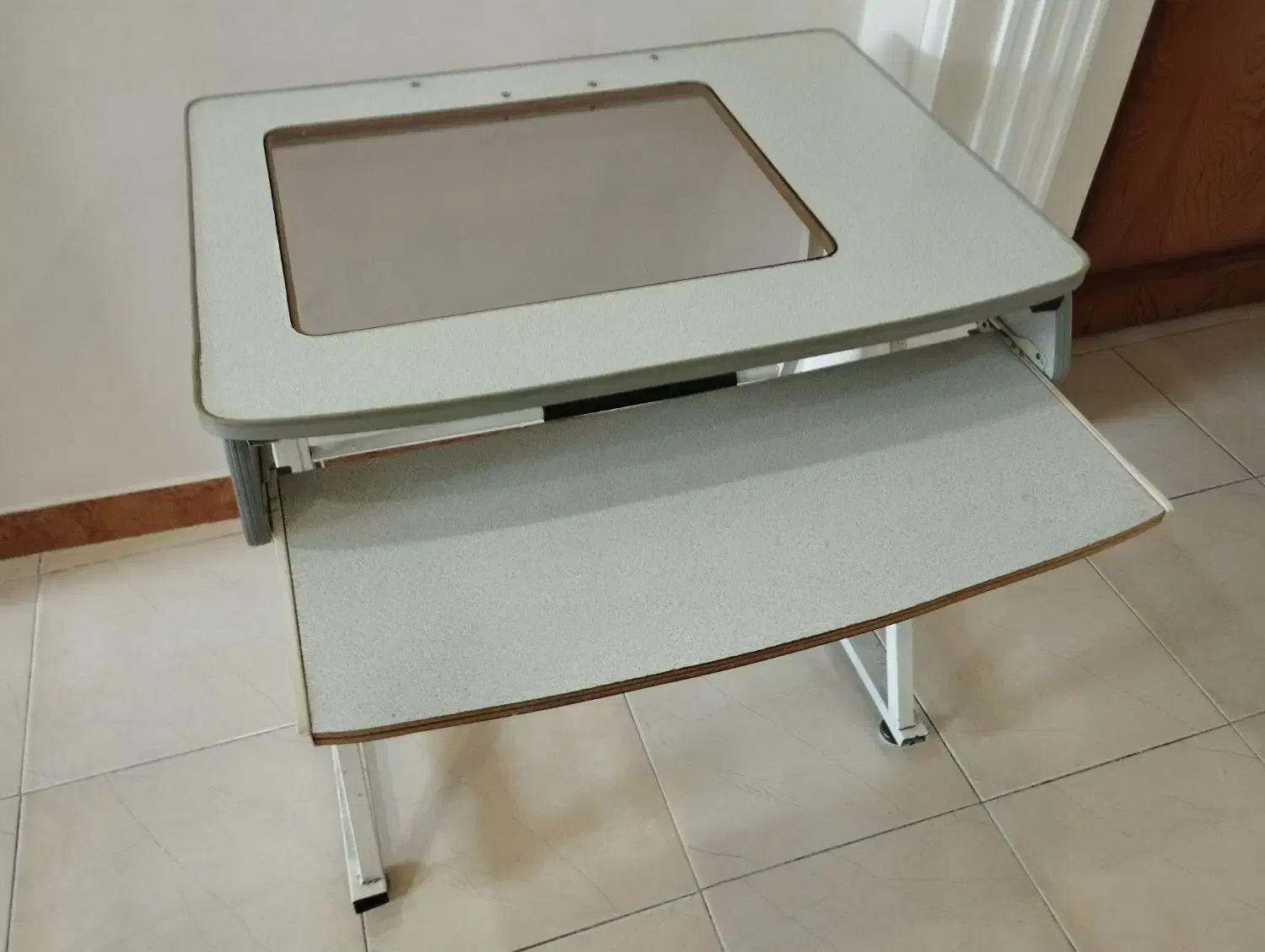 میز کامپیوتر پایه فلز و رویه چوب|میز تحریر و کامپیوتر|رشت, معلم|دیوار