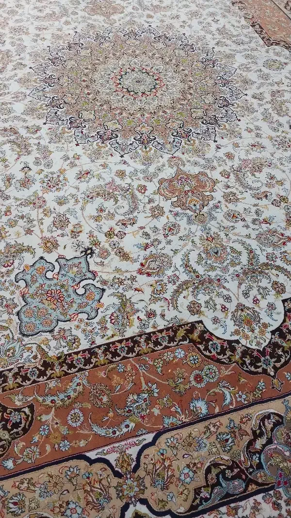 فرش ۷۰۰ شانه ۱۲ ضخیم و ۱۲ متری قرمز|فرش|تبریز, |دیوار