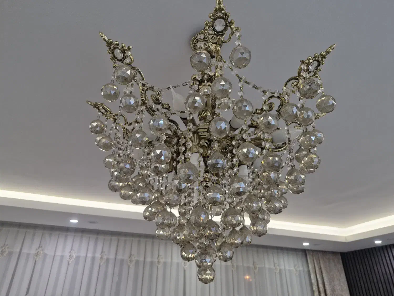 لوستر کریستال|لوستر و چراغ آویز|اصفهان, خواجو|دیوار