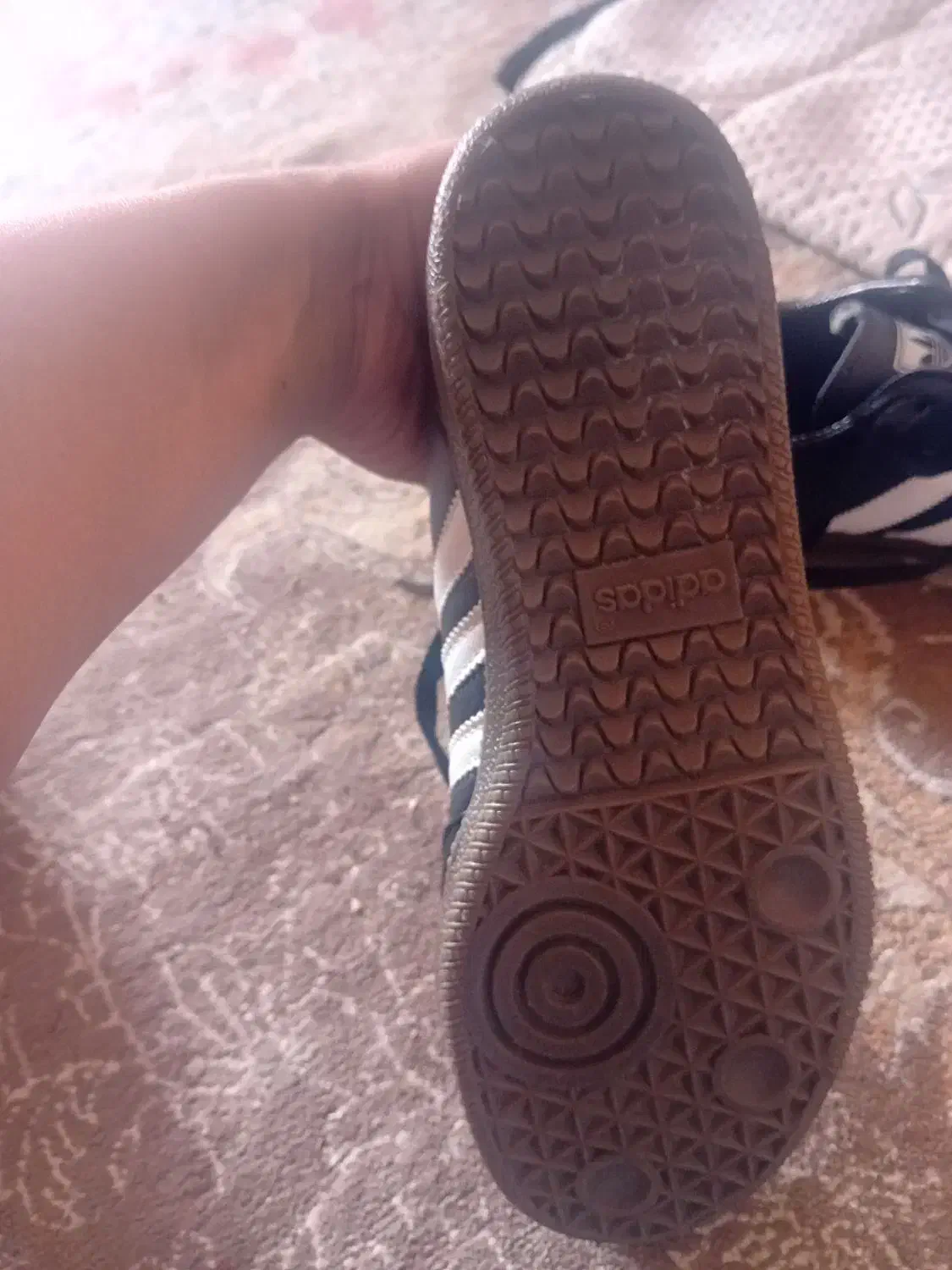 کفش سامبا|کیف، کفش، کمربند|شیراز, کوزه گری|دیوار