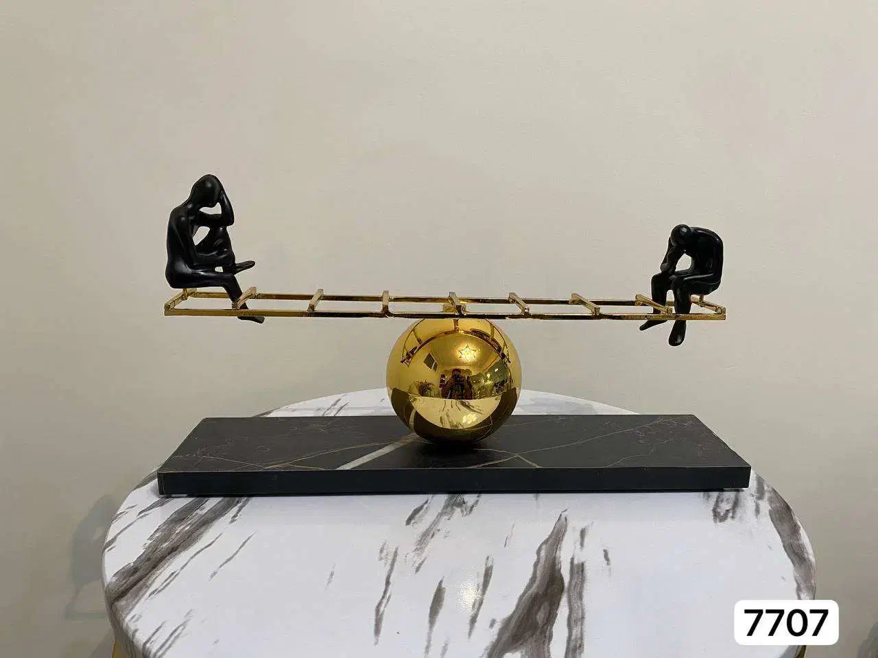 مجسمه دکوری نردبان تراز و اوریب|مجسمه، تندیس، ماکت|تهران, شوش (باغ آذری)|دیوار