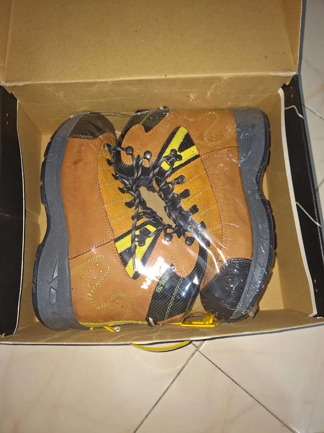 کفش کوهنوردی sherpa|کیف، کفش، کمربند|تهران, ظفر|دیوار