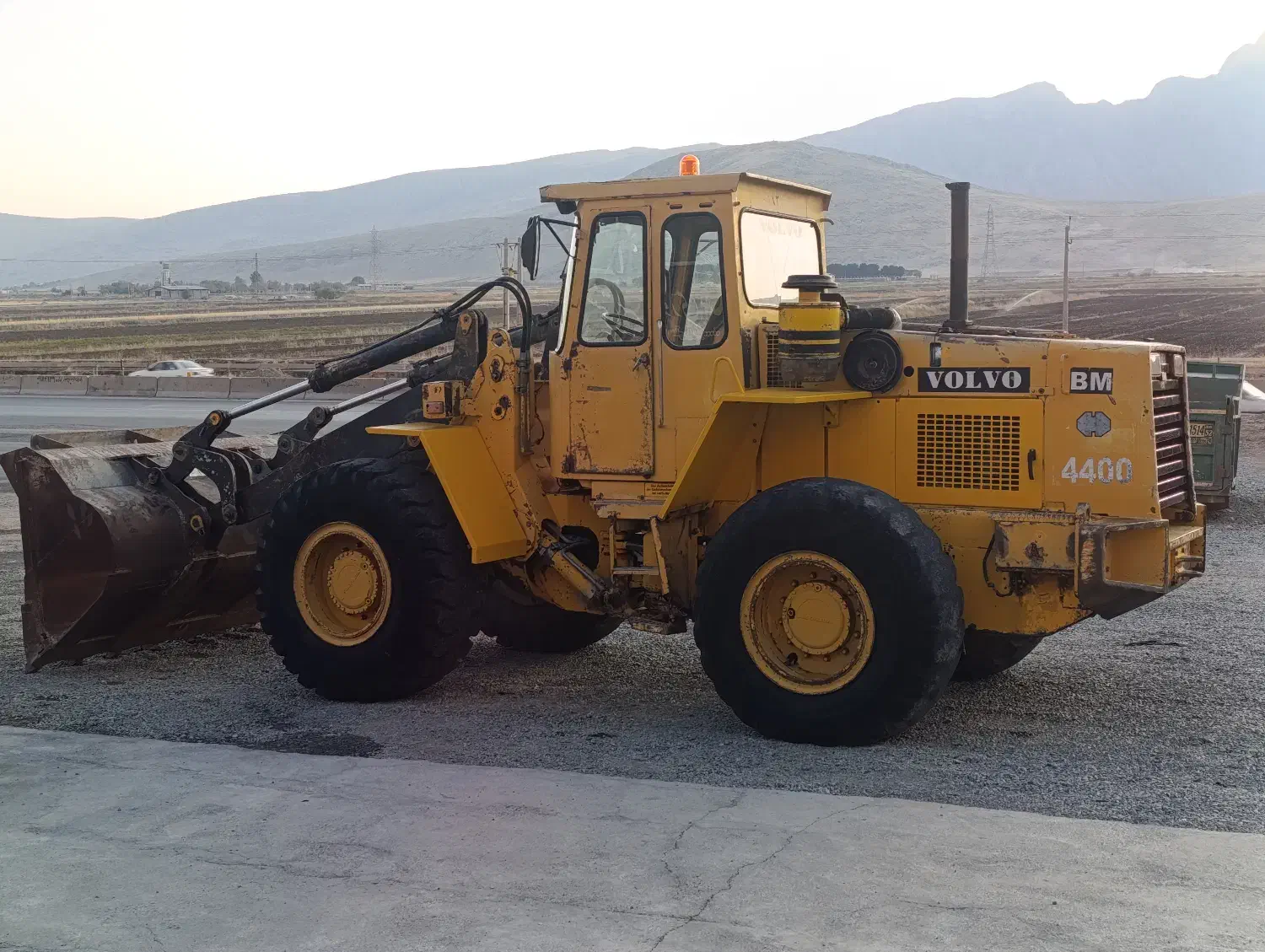 لودر ولوو 4400مدل 1368|خودرو سنگین|کرمانشاه, |دیوار