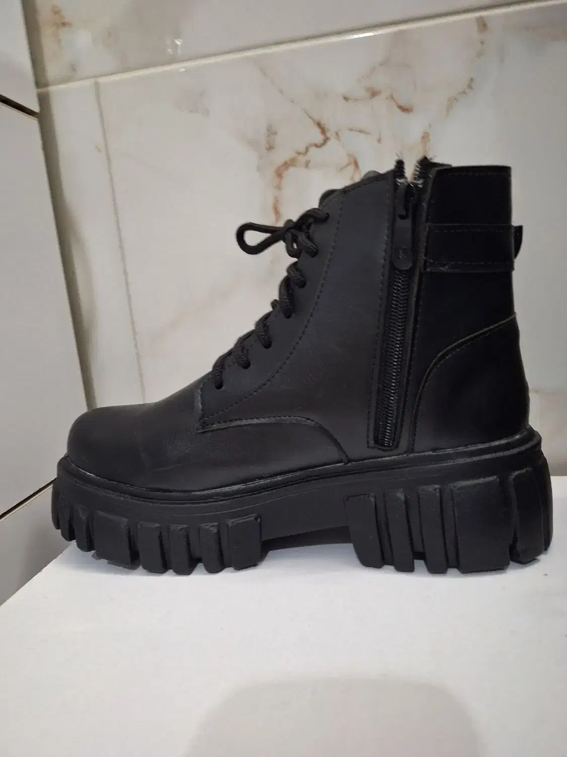 بوت|کیف، کفش، کمربند|زنجان, |دیوار