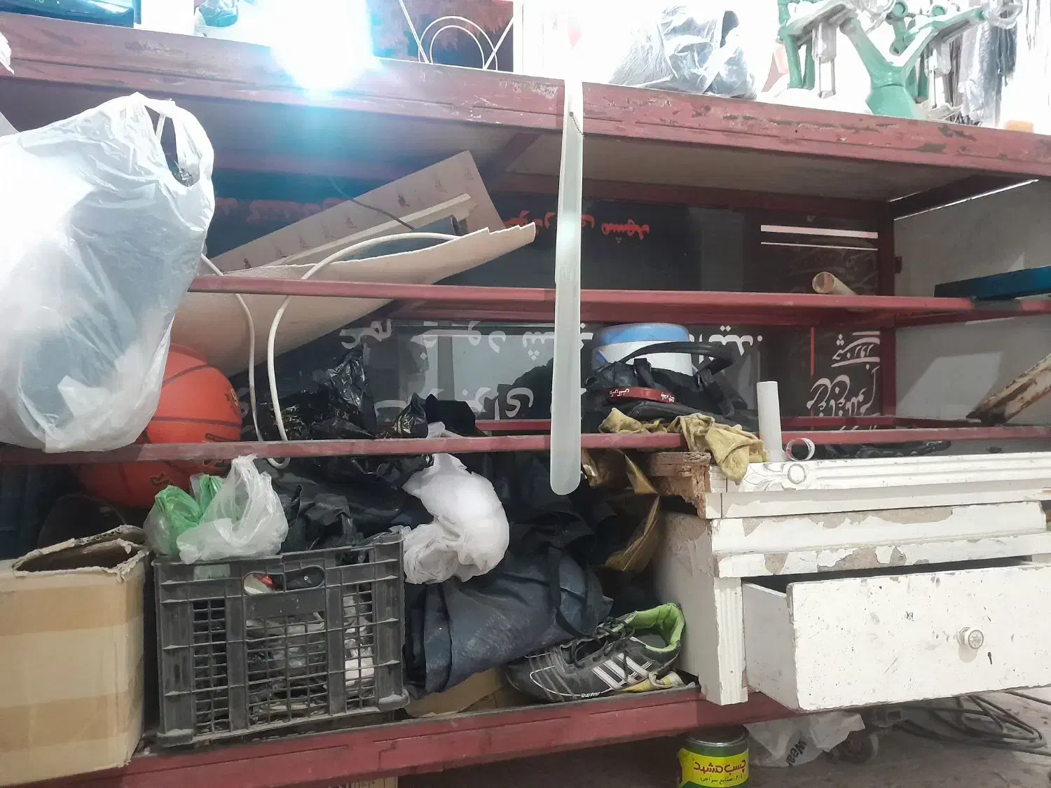 میز ویترین آهنی چرخدار،و لاستیک پژو ۴۰۵سایز۱۴/۱۸۵|فروشگاه و مغازه|شیروان (خراسان), |دیوار