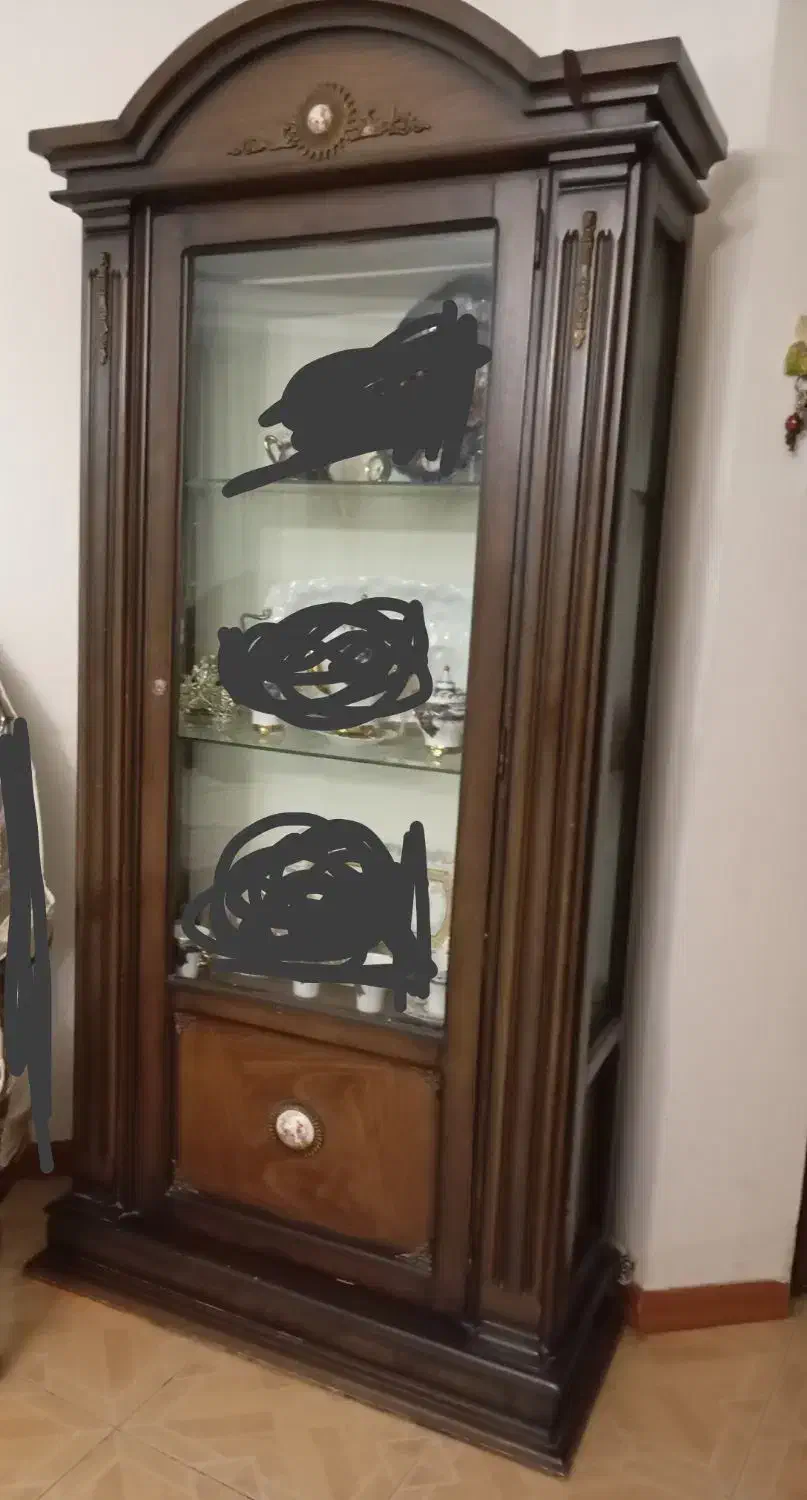 بوفه.گنجه.|بوفه، ویترین، کنسول|نیشابور, دارایی|دیوار