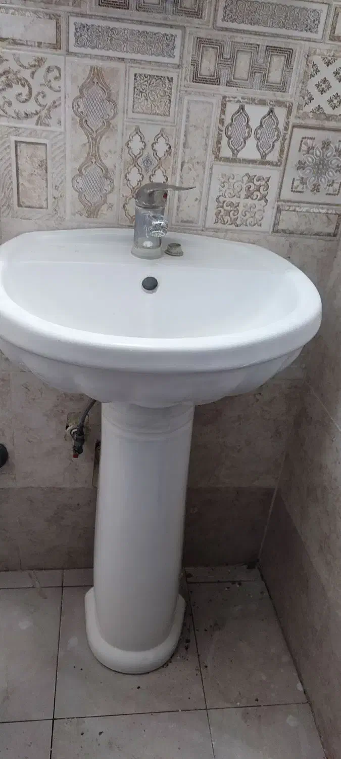 روشویی سالم در حد نو|لوازم سرویس بهداشتی|قرچک, پارس سرام|دیوار