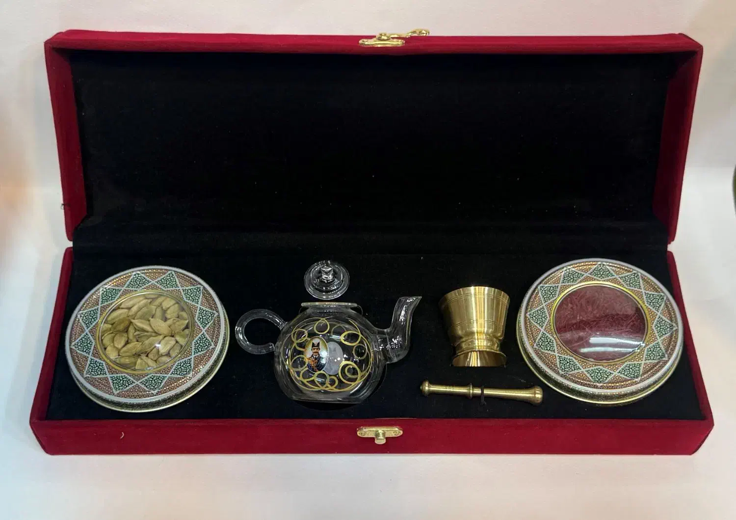 پک هدیه زعفران و هل مشهد|خوردنی و آشامیدنی|رشت, آب و برق|دیوار