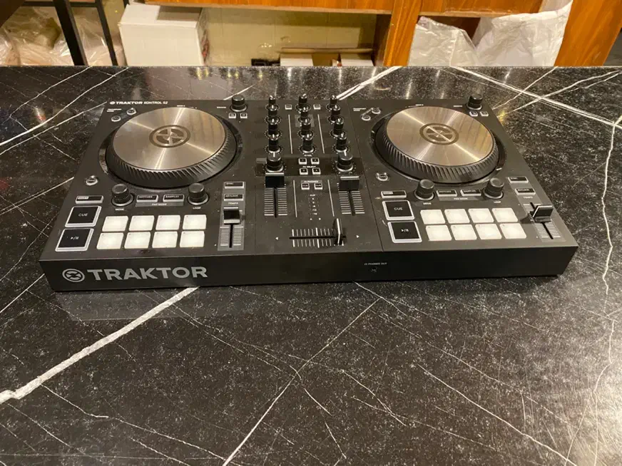 دستگاه دیجی traktor s2|آلات موسیقی|پردیس, فاز ۲|دیوار