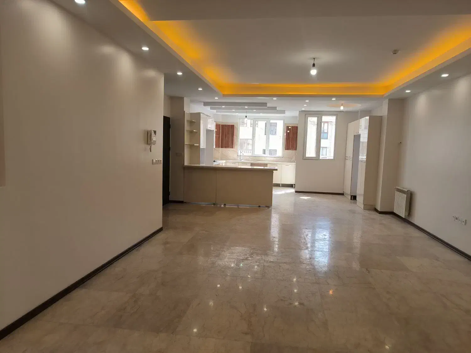 آپارتمان فلکه اول ۱۳۵ متر سه خواب شیک ۱۵۰ غربی