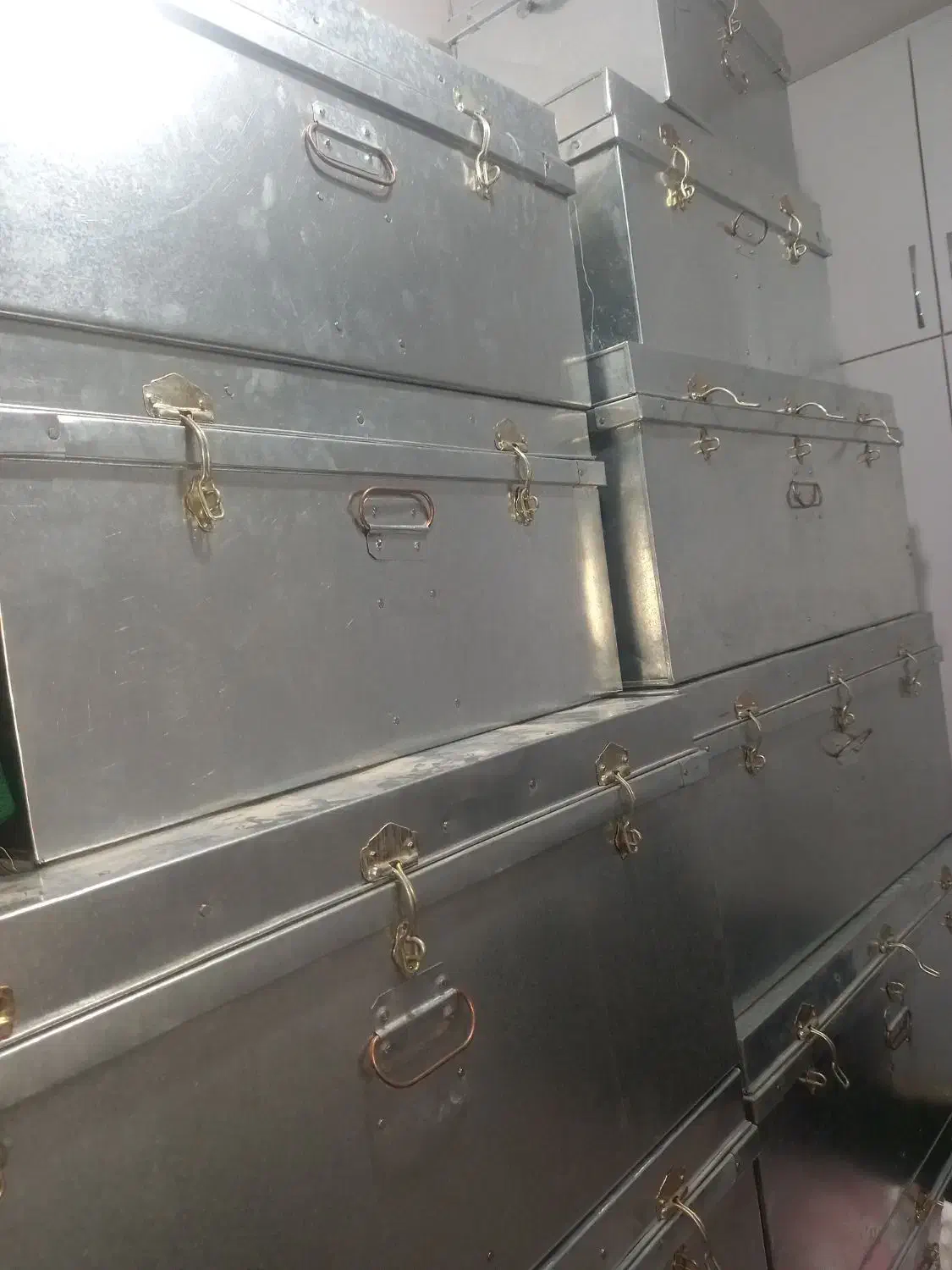 صندوق گالوانیزه بزرگ و متوسط و کوچک|فروشگاه و مغازه|هشتگرد, خور|دیوار