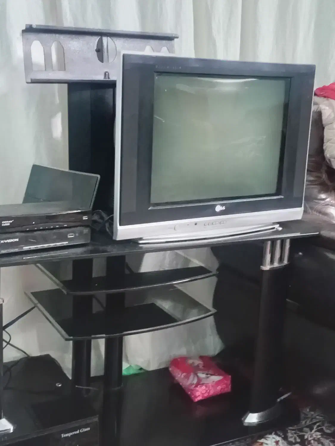 یه تلوزیون ال جی|تلویزیون و پروژکتور|روداب, |دیوار