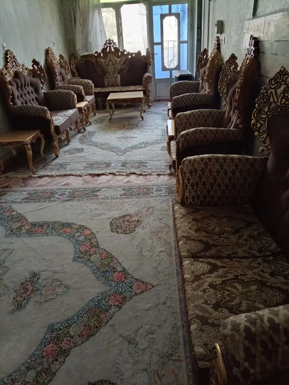 مبل 11 نفره همراه با 2میز بزرگ و 4عدد کوچیک|مبلمان خانگی و میز عسلی|خمینیشهر, |دیوار