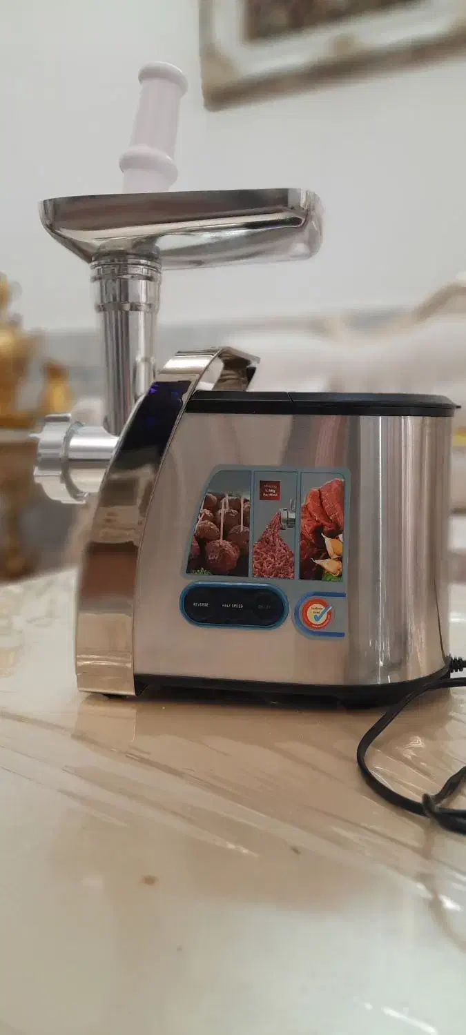 چرخ گوشت ناسا صفحه لمسی نو میباشد|خردکن، آسیاب، غذاساز|اقبالیه, |دیوار