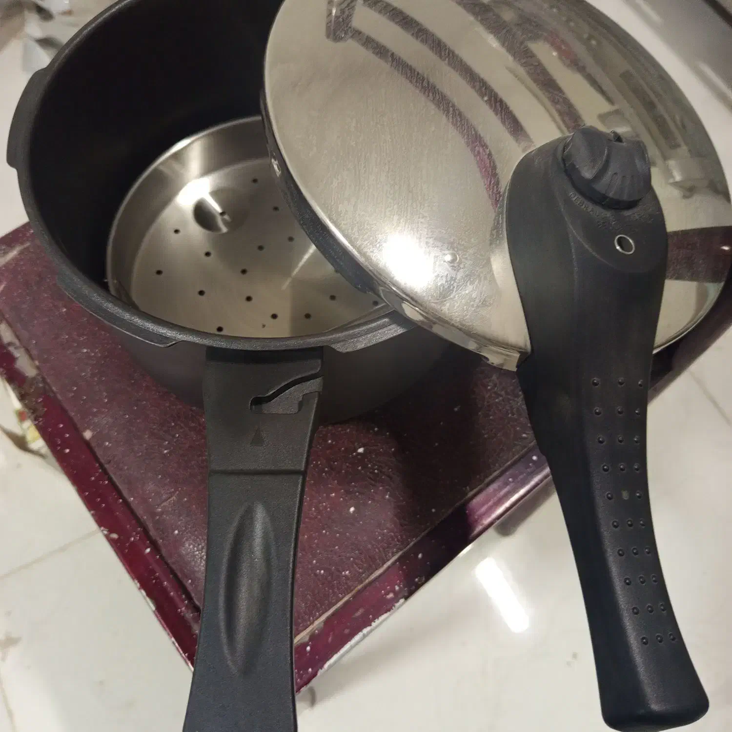 زودپز چدن اصل دسی نی مارک ایتالیا۵لیتری|ظروف پختوپز|نجفآباد, هفده شهریور|دیوار