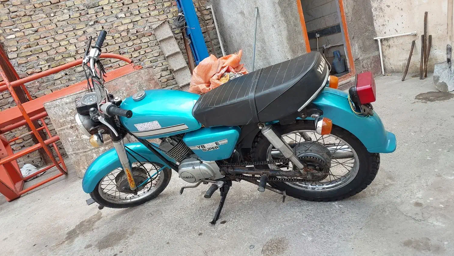 یاماها۱۲۵سوپرrs|موتورسیکلت|میانه, |دیوار