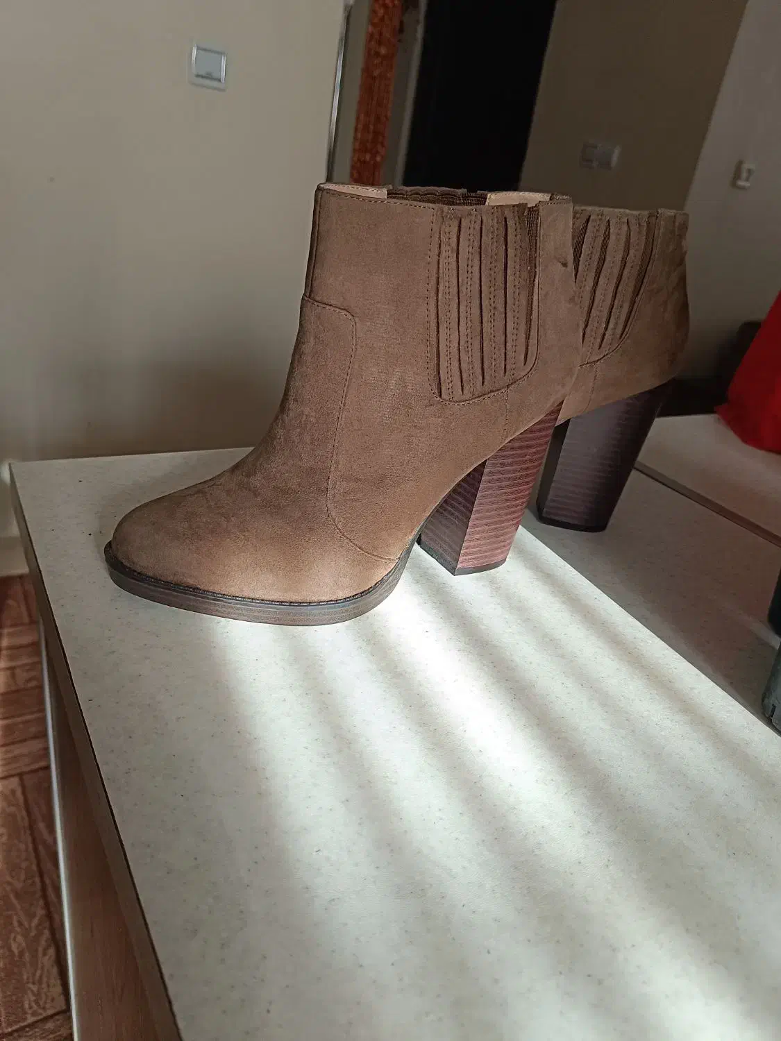 بوت کفش زنانه|کیف، کفش، کمربند|هشتگرد, شهرک گلها|دیوار