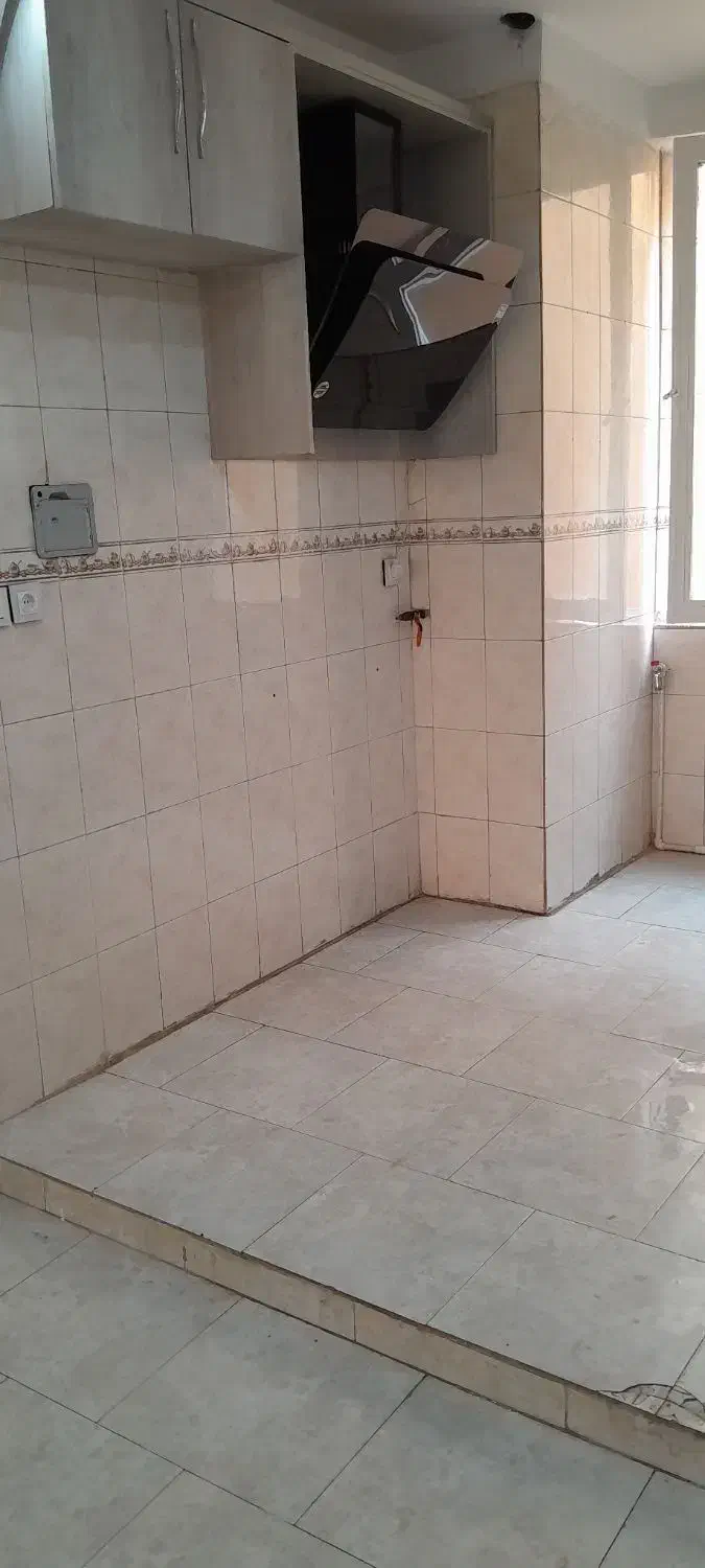 پیروزی،دهم فروردین،۴۵متر،طبقه ۳