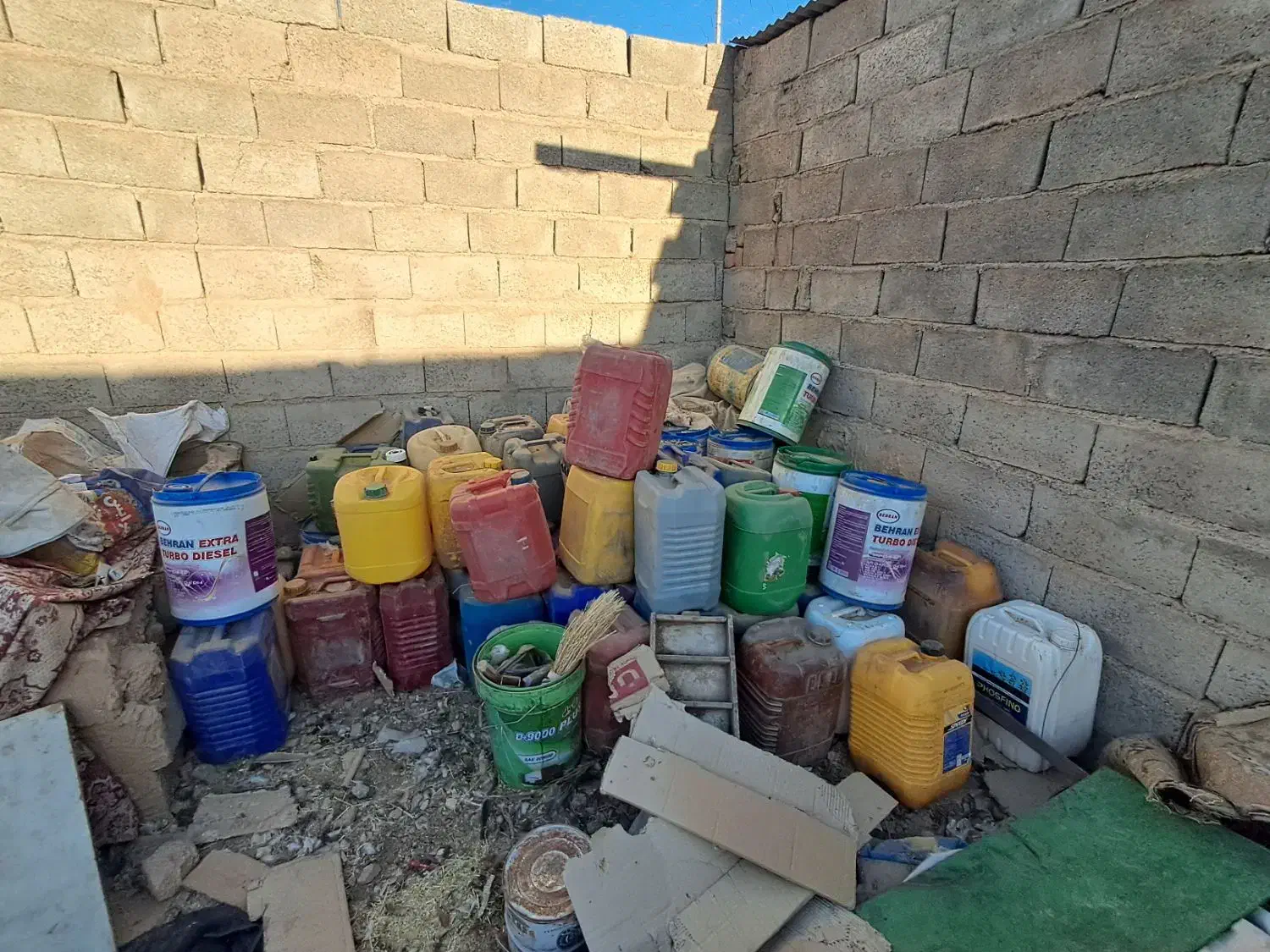 حدود ۸۰ تا گالن ۲۰ لیتری سالم سالم درحد نو فروشی .|عمدهفروشی|قائن, |دیوار