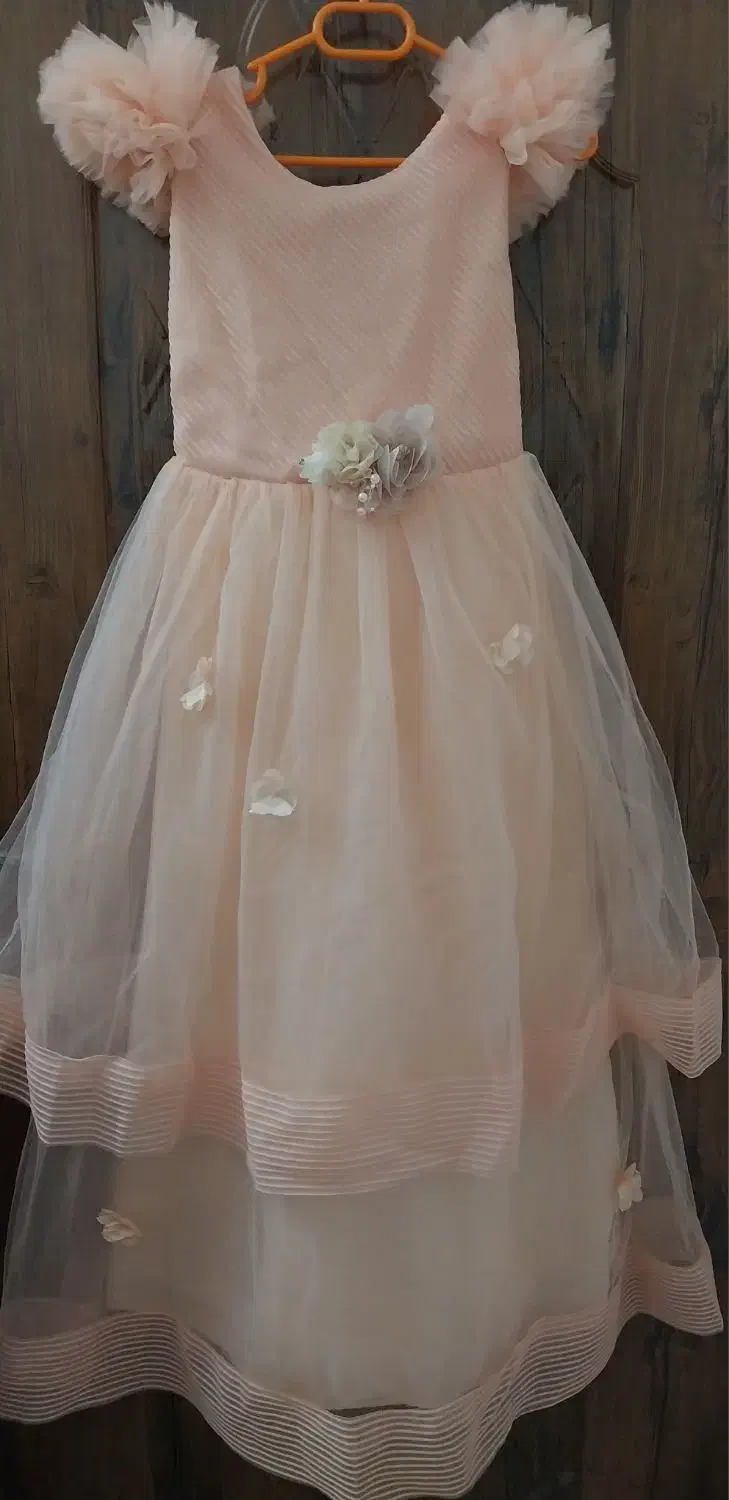 لباس مجلسی|لباس|خوانسار, |دیوار