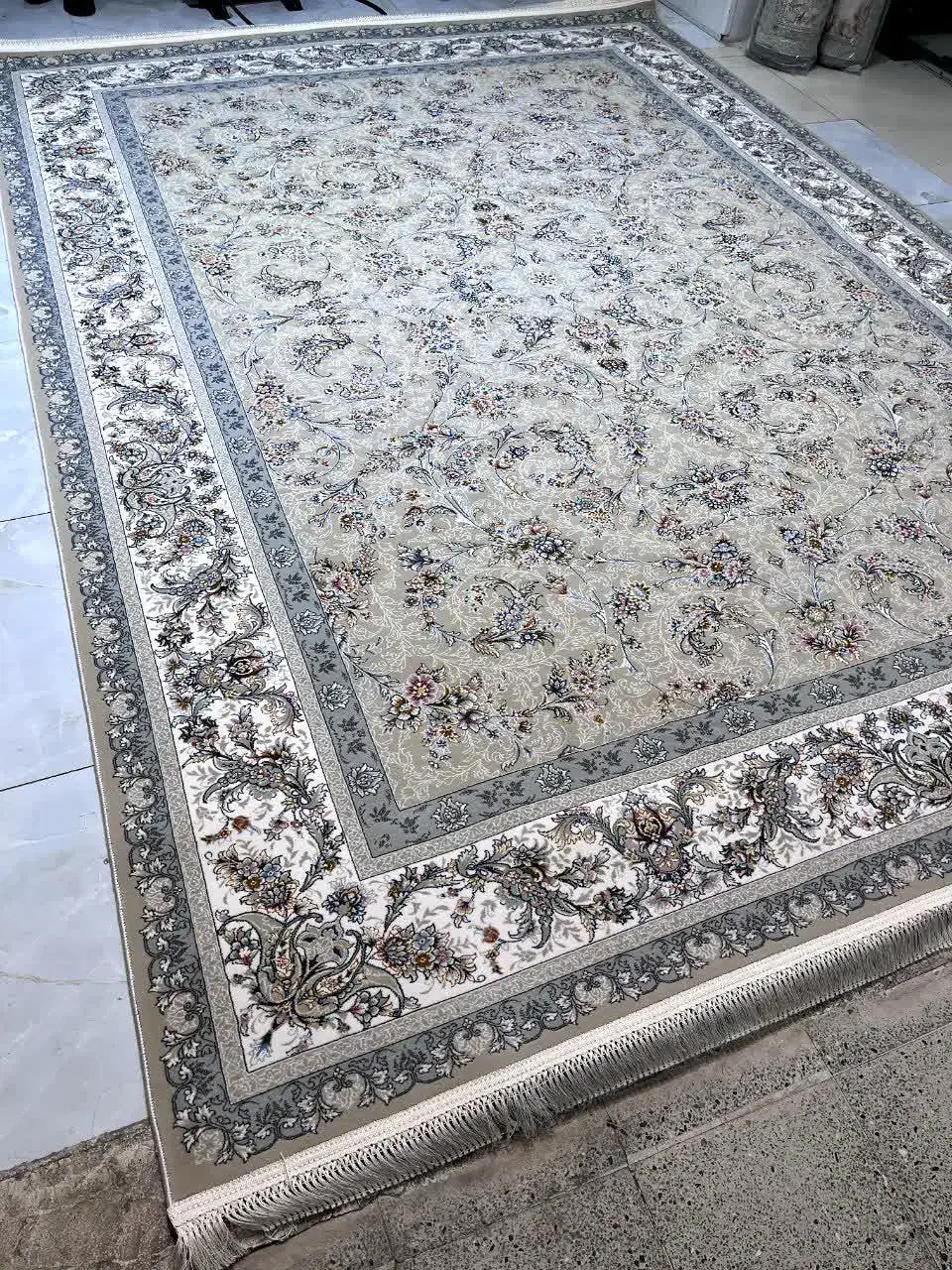 گالری فرش امیر|فرش|میانه, |دیوار