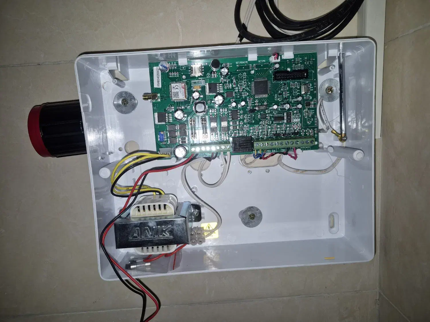 فروش ،نصب و تعمیر انواع دوربین دزدگیر ودرب برقی...|دوربین مداربسته|شهرضا, |دیوار