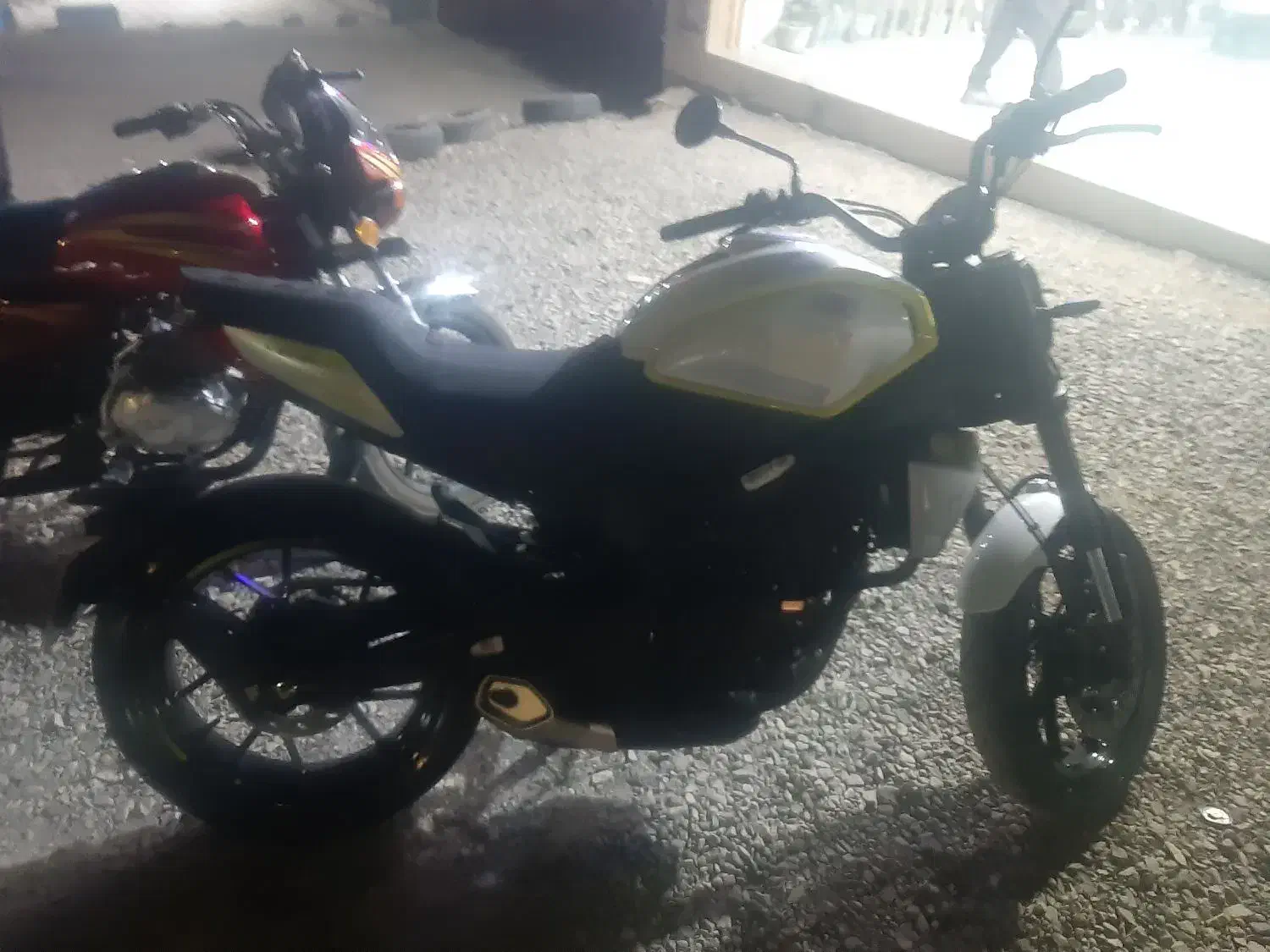 موتور بنلی کی وی ۲۵۰|موتورسیکلت|سبزوار, توحیدشهر|دیوار