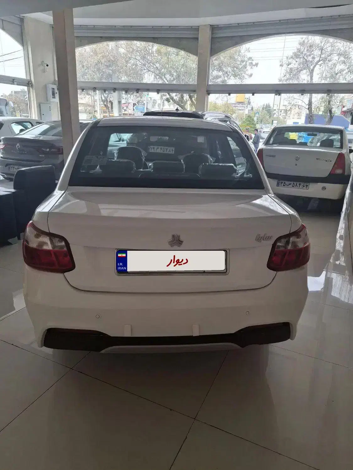 ساینا دوگانه کارخانه ۱۴۰۳|خودرو سواری و وانت|شیراز, کاراندیش|دیوار