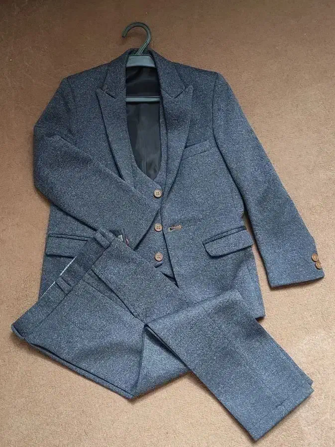 کت و شلوار بچگانه|کفش و لباس بچه|آذرشهر, |دیوار