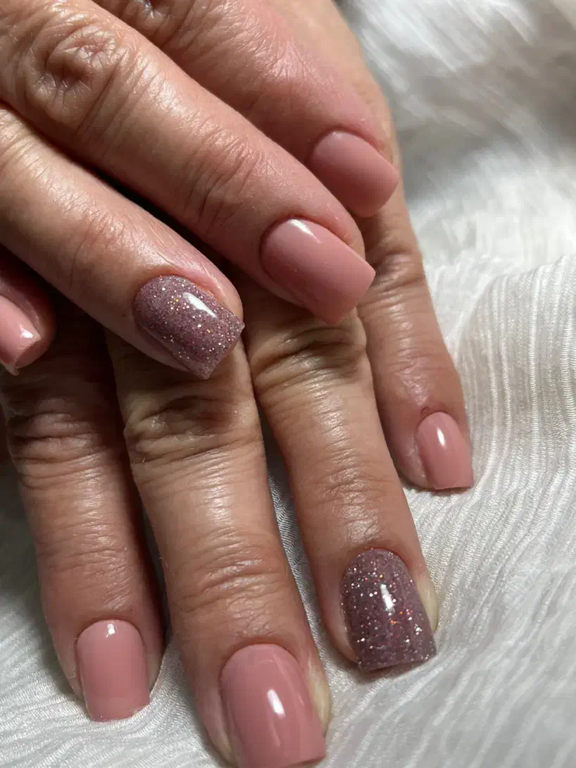 ارائه کلیه خدمات ژل با آف ویژه|خدمات آرایشگری و زیبایی|فولادشهر, A4|دیوار