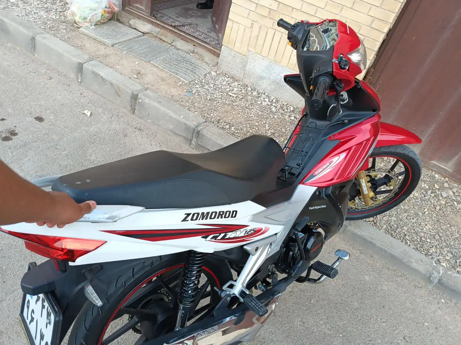 بی کلاچ زمرد کویر|موتورسیکلت|یزد, |دیوار