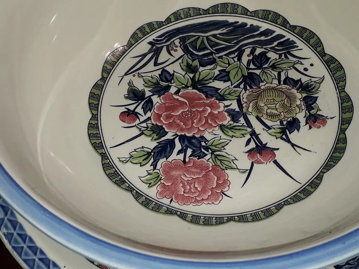 ظروف تزئینی وقدینی در اشپز خانه هم کار برد دارد|صنایع دستی و سایر لوازم تزئینی|شیراز, شهرک گلدشت حافظ|دیوار