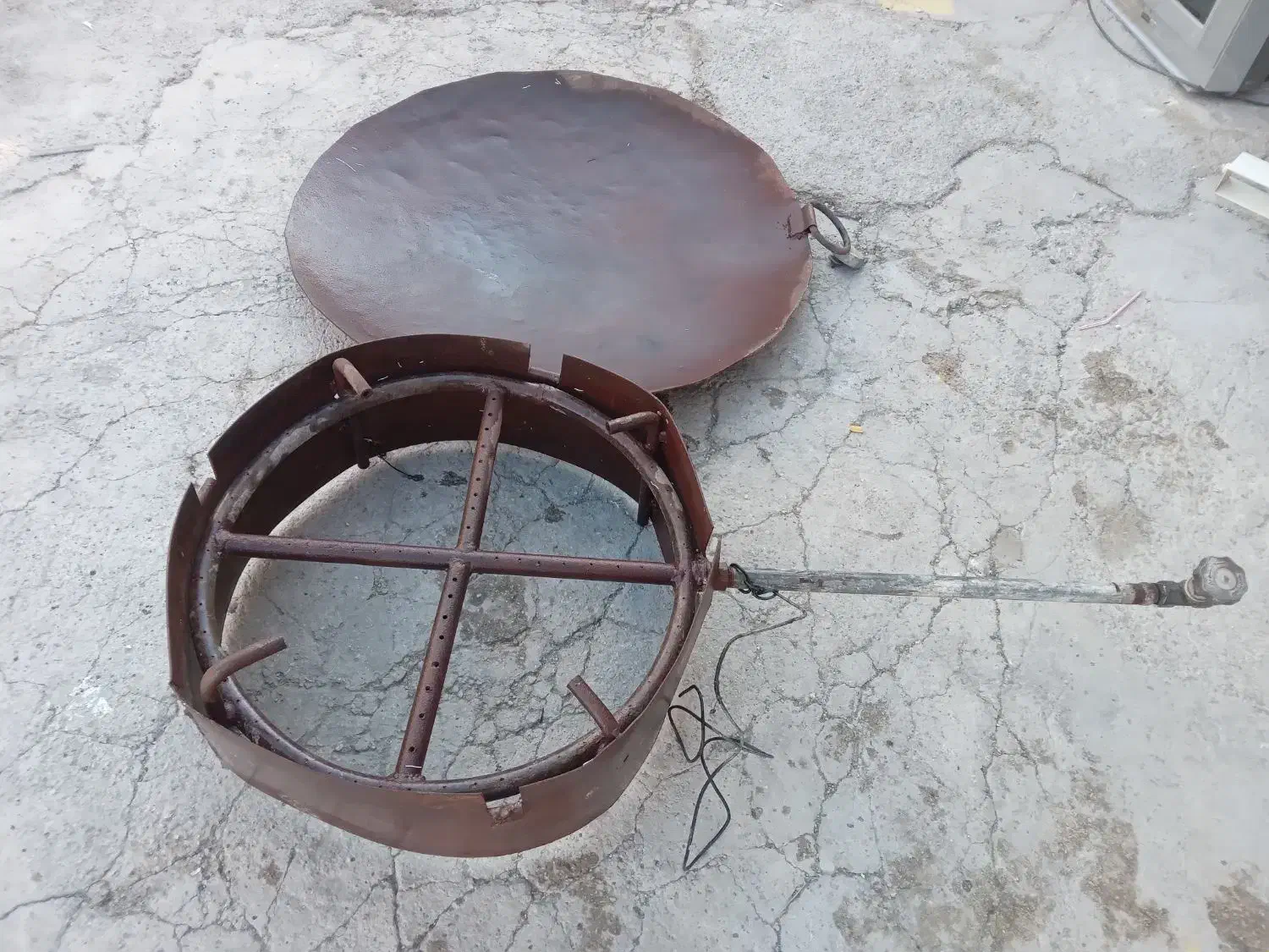 تاوه و گازش واسه پخت نان تمیز محکم سالم|ظروف پخت‌وپز|رامهرمز, |دیوار