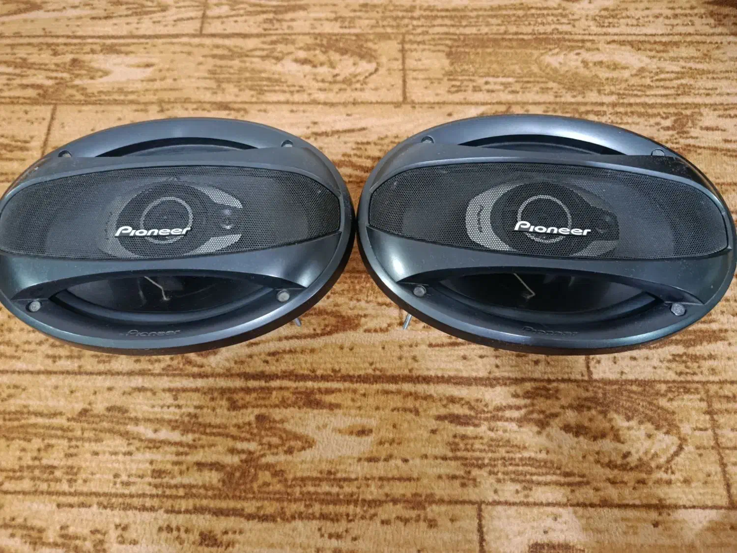 باند پایونیر و مارشال|سیستم صوتی خانگی|رباط‌کریم, رباط‌کریم|دیوار