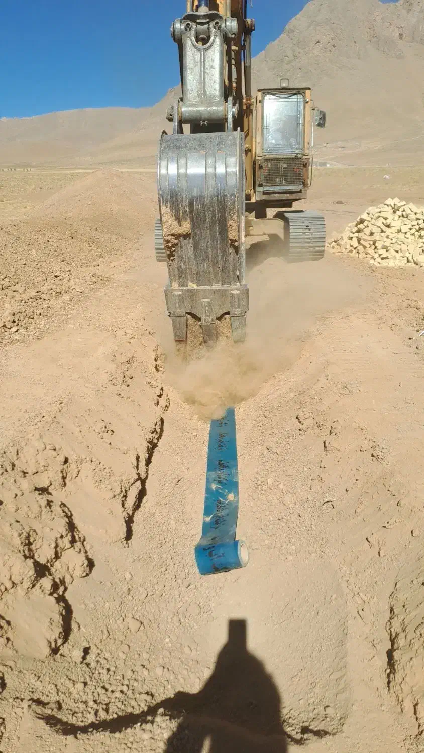 بیل کوماتسو ۲۲۰|خودرو سنگین|اصفهان, نقش جهان|دیوار