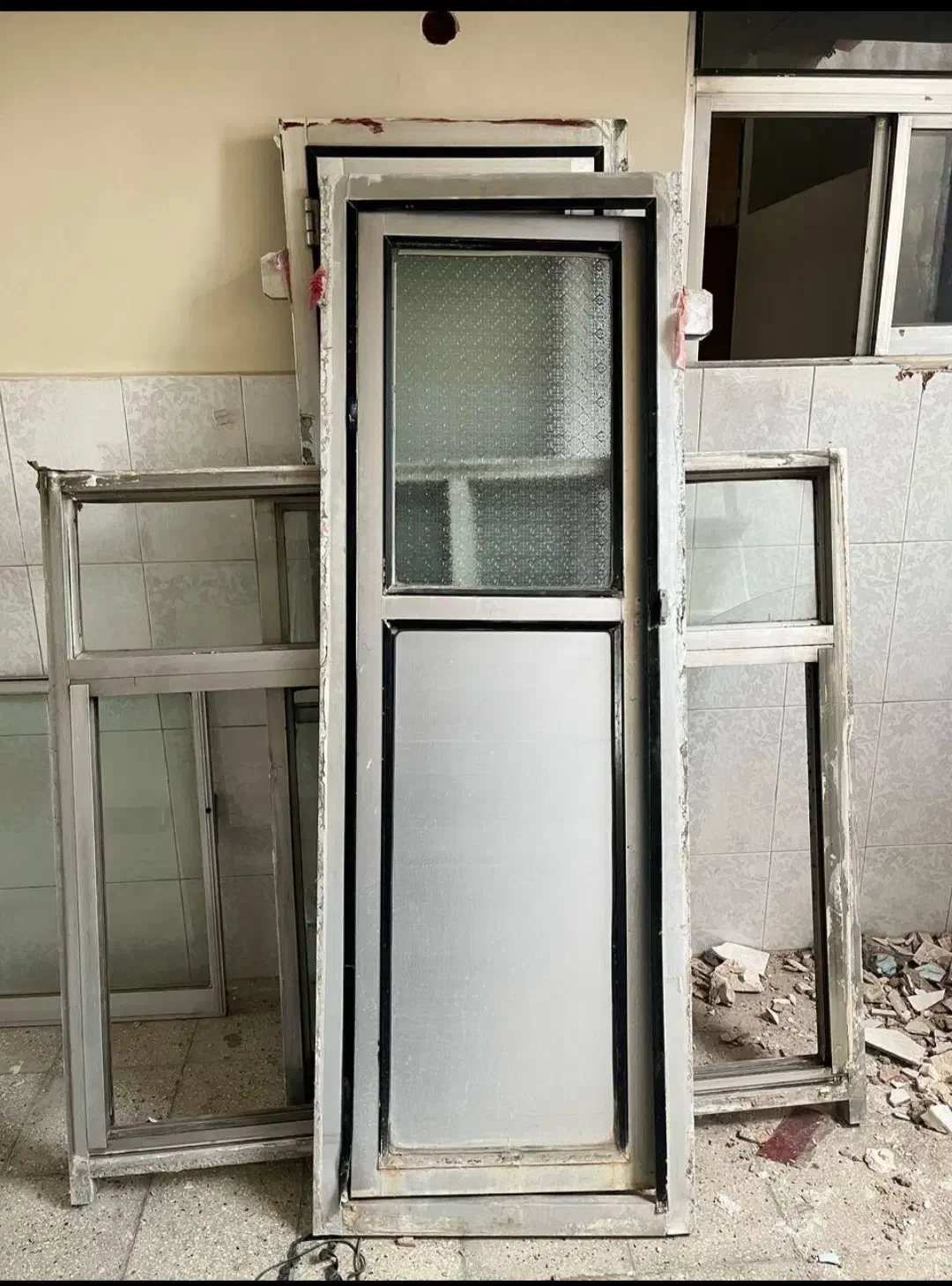 خرید درب پنجره الومینیومی اهنی و ضایعات آهن|مصالح و تجهیزات ساختمان|تبریز, |دیوار