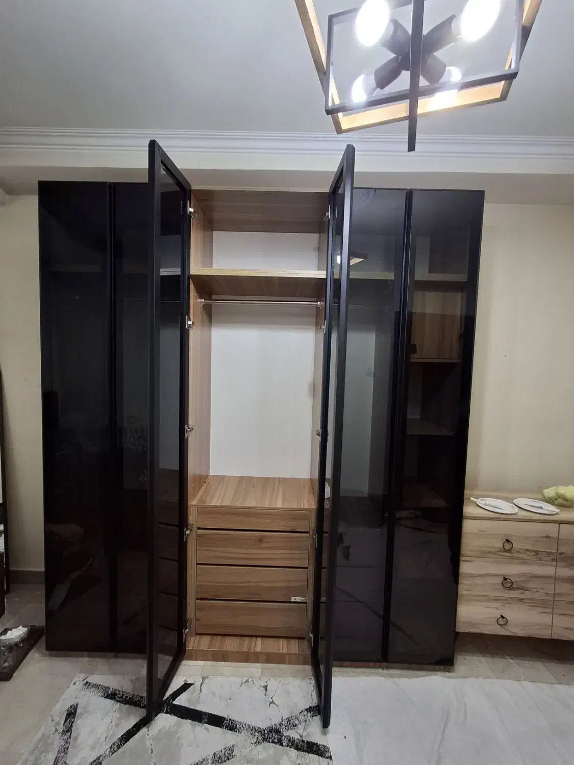 کمد لباس لولایی شیشه دودی فریم لس (پازلی سفارشی)|جاکفشی، کمد، دراور|تهران, یافتآباد|دیوار