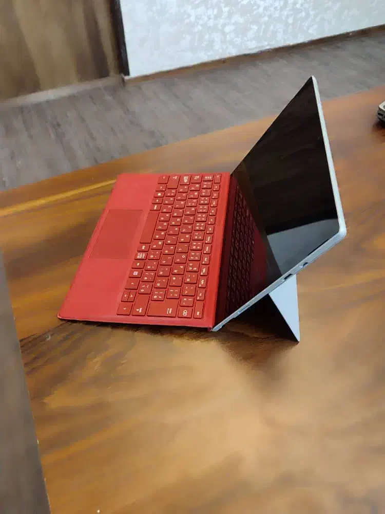 سرفیس پرو 6 بسیار تمیز و زیبا i7|رایانه همراه|شیراز, میرزاکوچک خان|دیوار