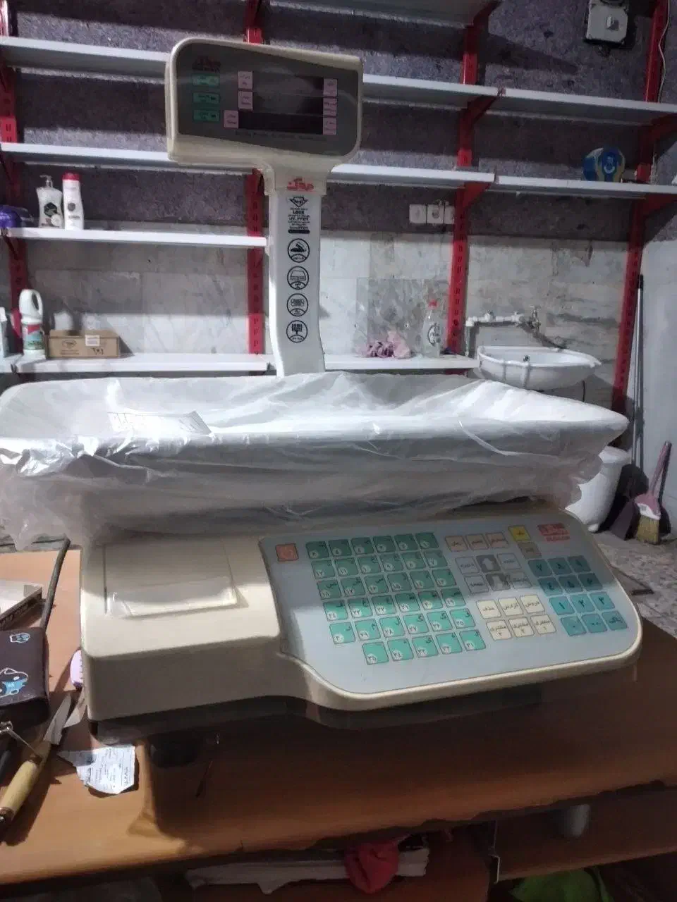 تعدادی وسایل سوپرمارکت|یخچال و فریزر|گلپایگان, |دیوار