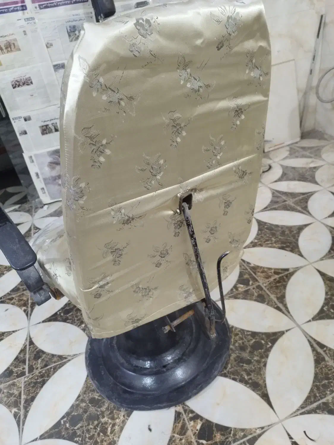 دو جفت صندلی آرایشگری وصندلی پاکسازی|آرایشگاه و سالن‌های زیبایی|کارون, |دیوار