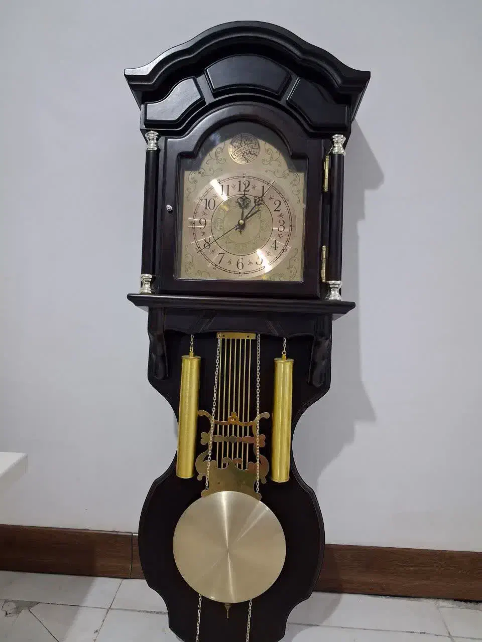 ساعت دیواری چوبی کلاسیک|ساعت دیواری و تزئینی|کرج, اصفهانیها|دیوار