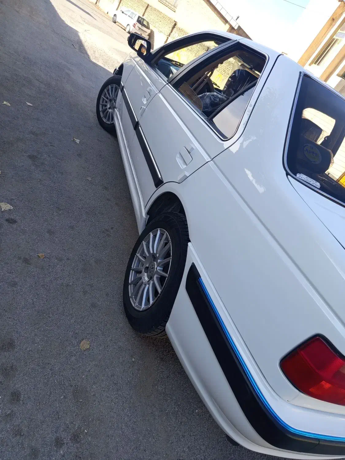 پژوپارس سفارشی مدل 401 چهارچرخ دیسک مانیتوردار|خودرو سواری و وانت|اسدآباد, |دیوار